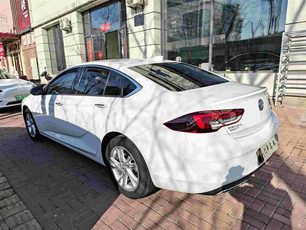Buick Regal 2022 — фото 10