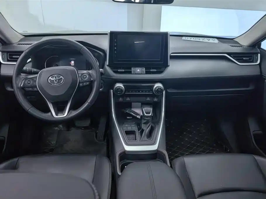 Toyota RAV4 2020 — фото 12