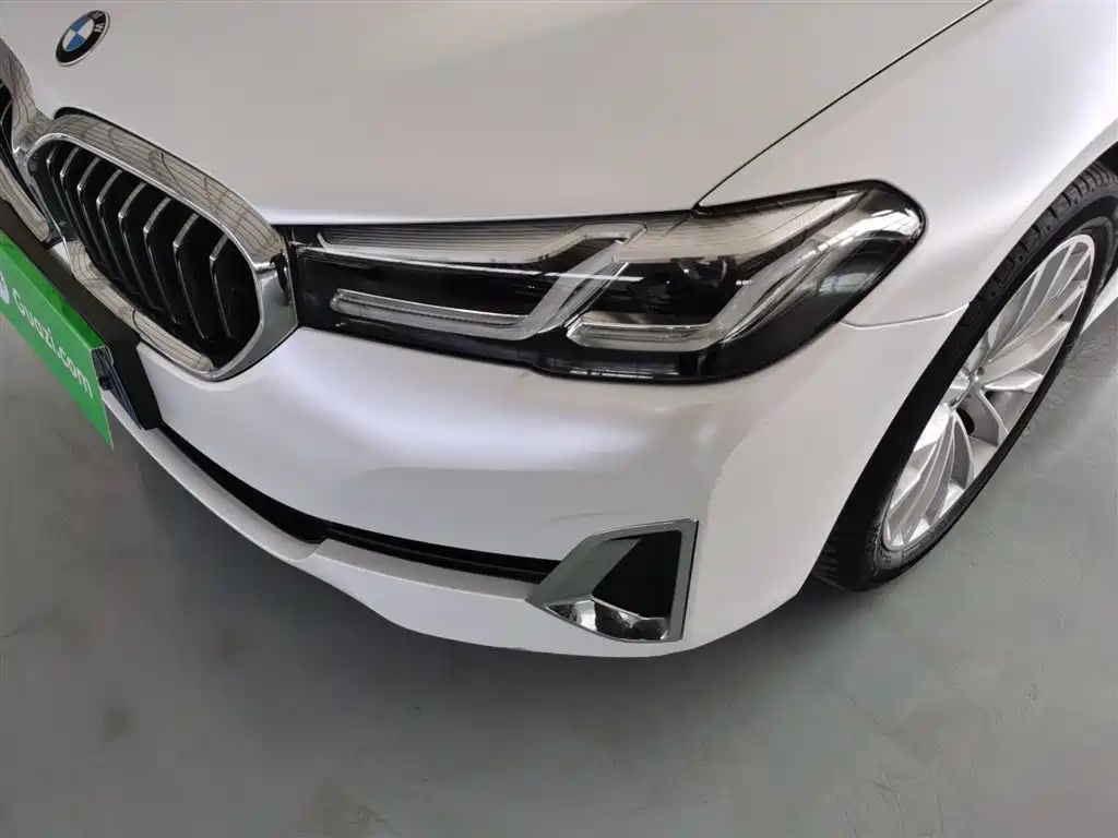 BMW 5 Series 2021 — фото 17