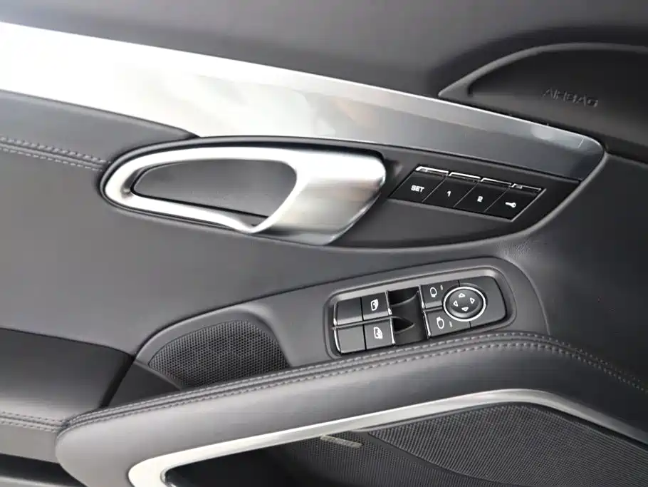 Porsche 718 2025 — фото 16