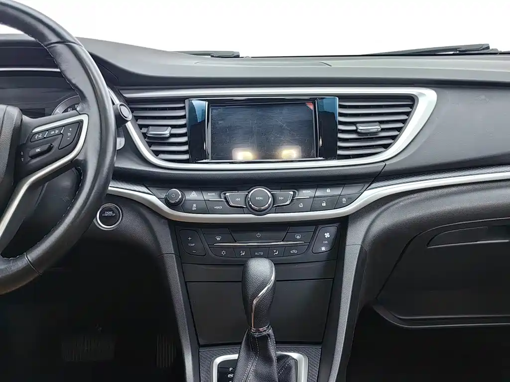 Buick Excelle 2018 — фото 12