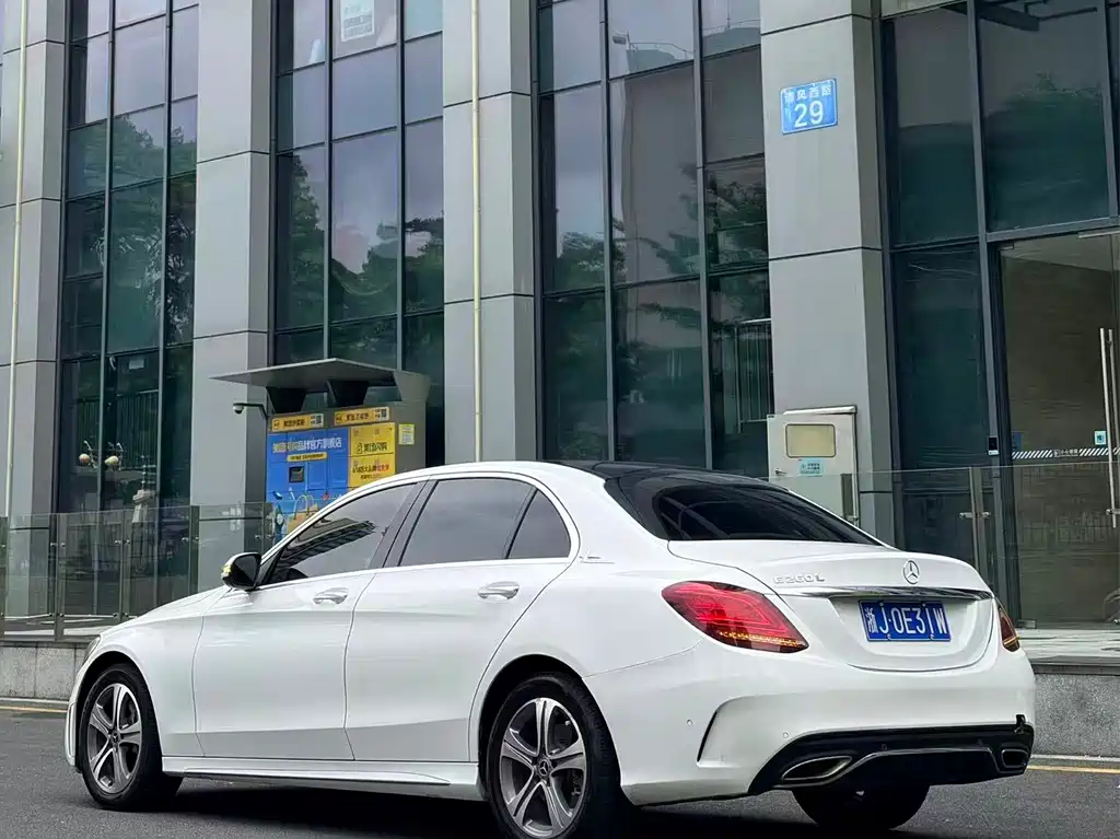 Mercedes-Benz C-Class 2019