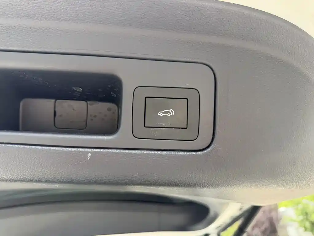 GAC Motor Trumpchi M8 2022 — фото 32