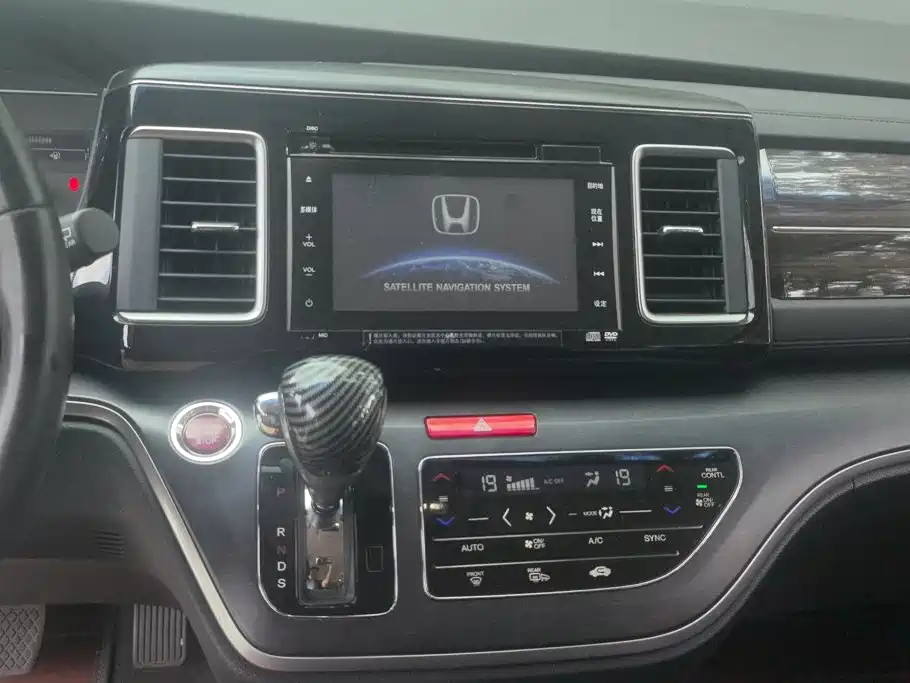 Honda Elysion 2018 — фото 13