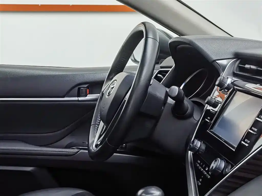 Toyota Camry 2018 — фото 22
