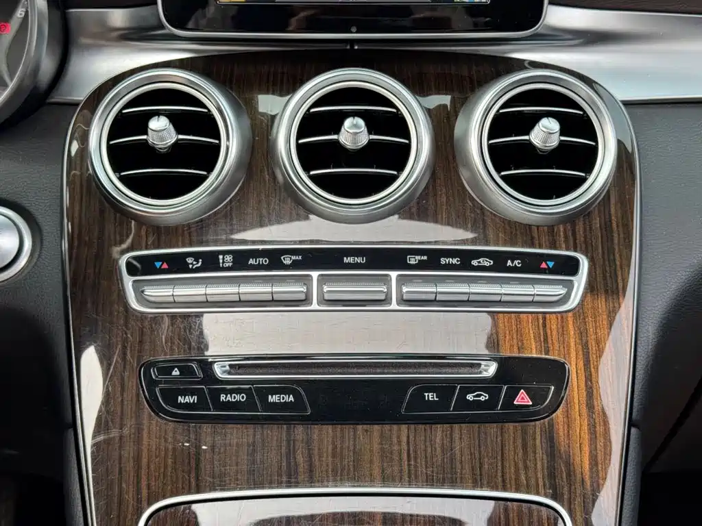 Mercedes-Benz GLC 2017 — фото 17