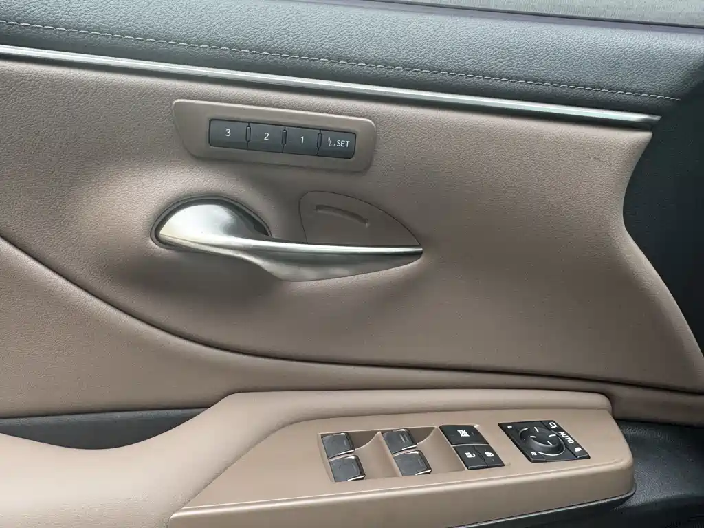 Lexus ES 2025 — фото 17