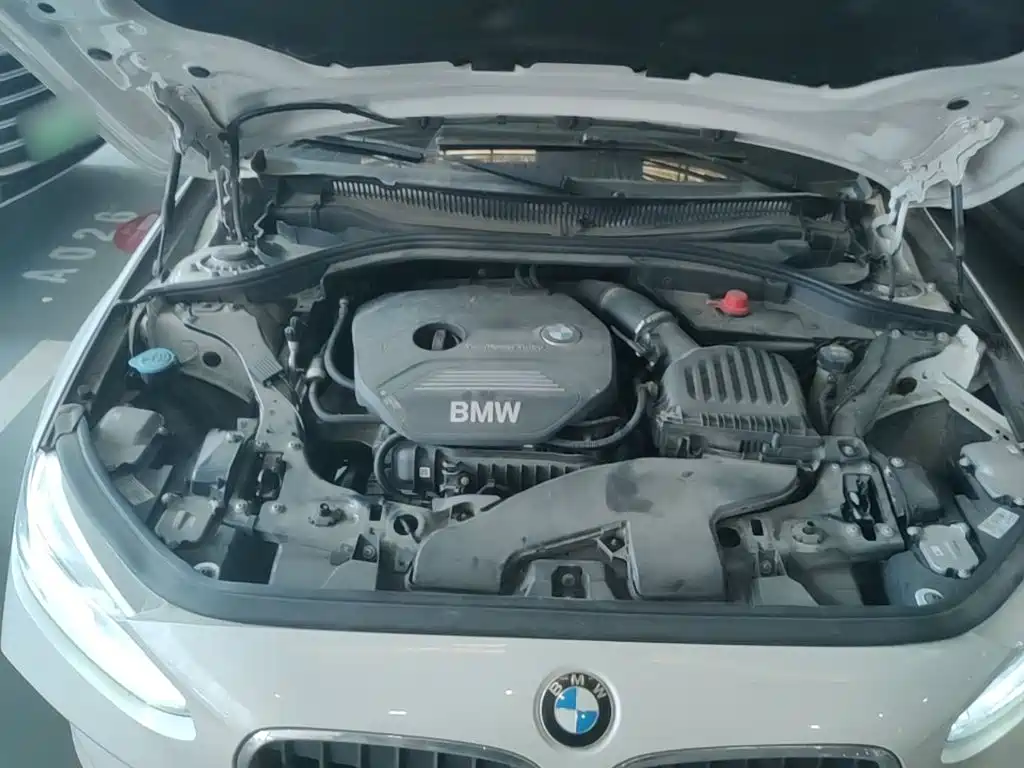 BMW 1 Series 2019 — фото 17