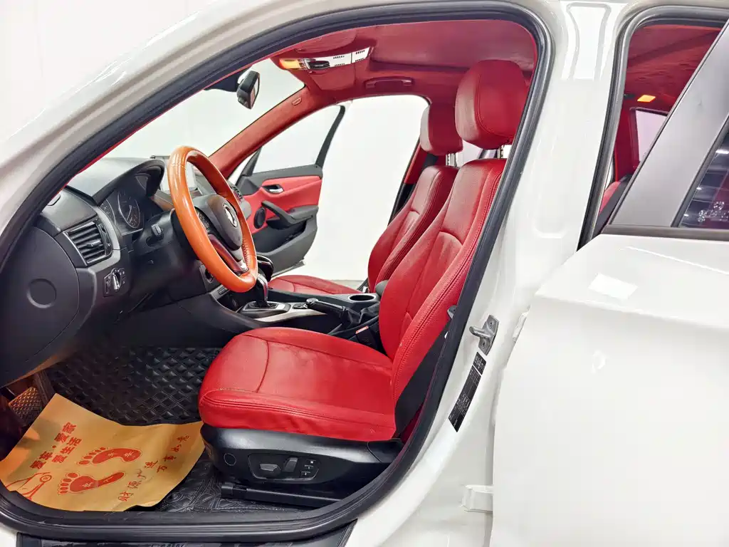 BMW X1 2014 — фото 11