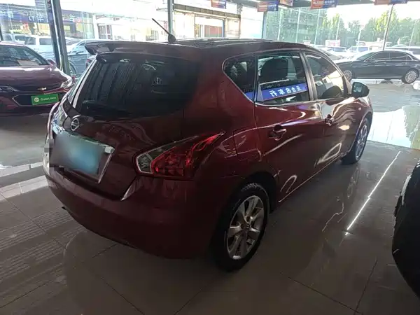 Nissan Tiida 2014