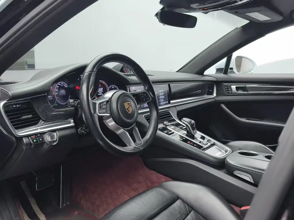 Porsche Panamera 2018 — фото 11