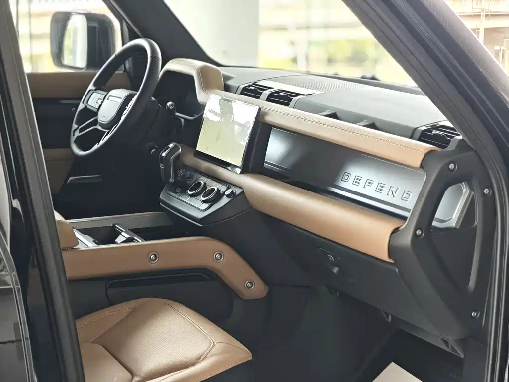 Land Rover Defender 2026 — фото 18
