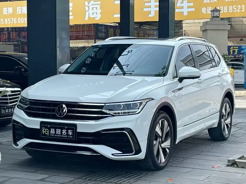 Volkswagen Tiguan L 2023 — фото 1