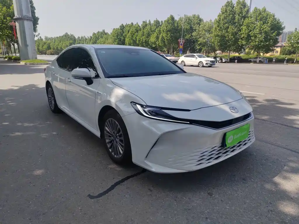 Toyota Camry 2024 — фото 22