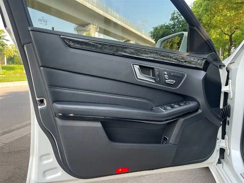 Mercedes-Benz E-Class 2014 — фото 12