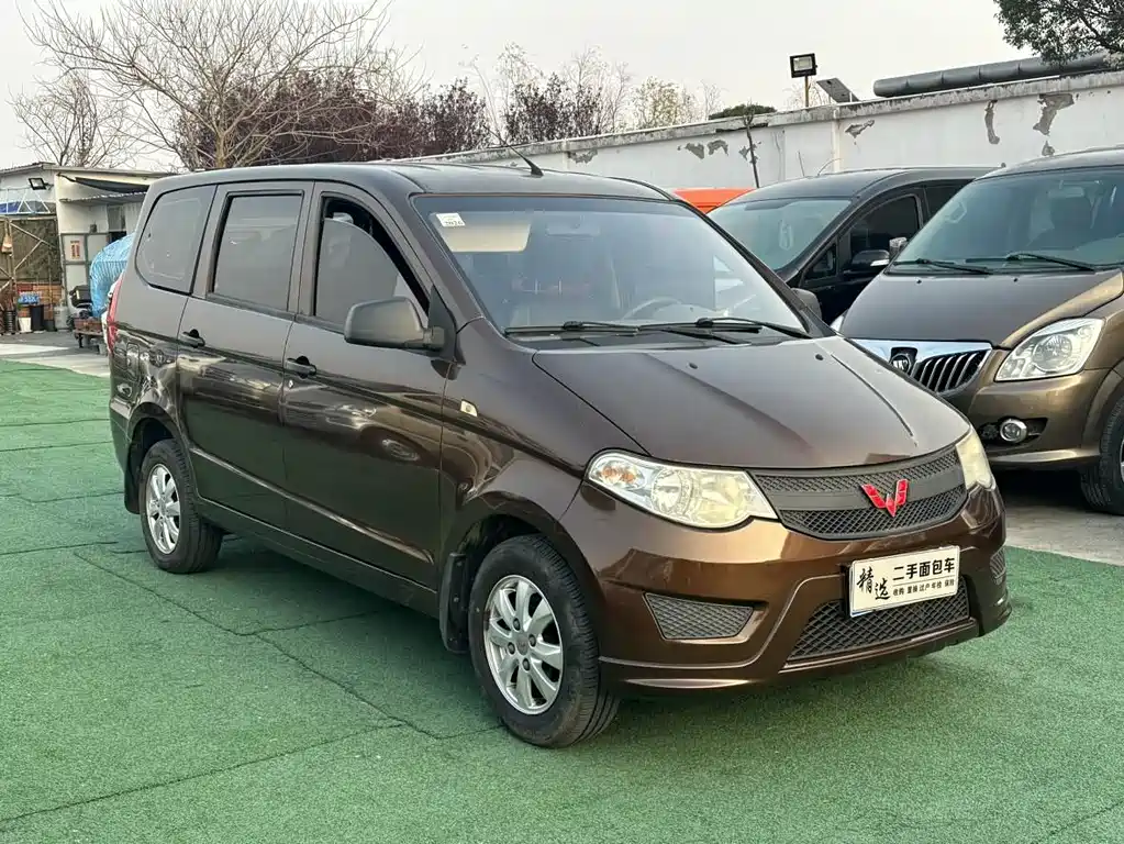Wuling Hongguang 2018 — фото 2