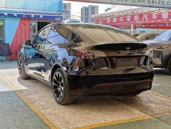 Tesla Model Y 2021