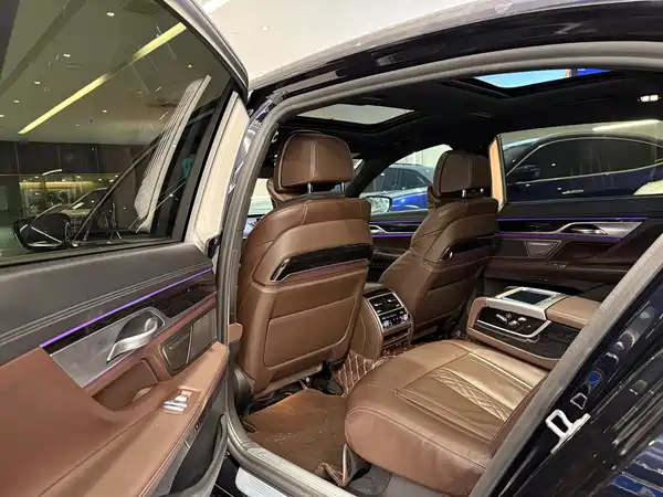 BMW 7 Series 2021
