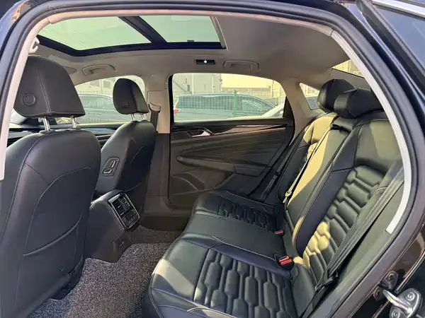 Volkswagen Passat 2021