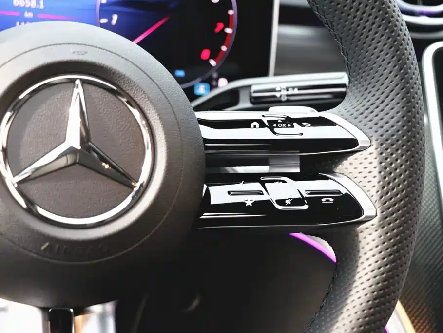 Mercedes-Benz C-Class 2025 — фото 17