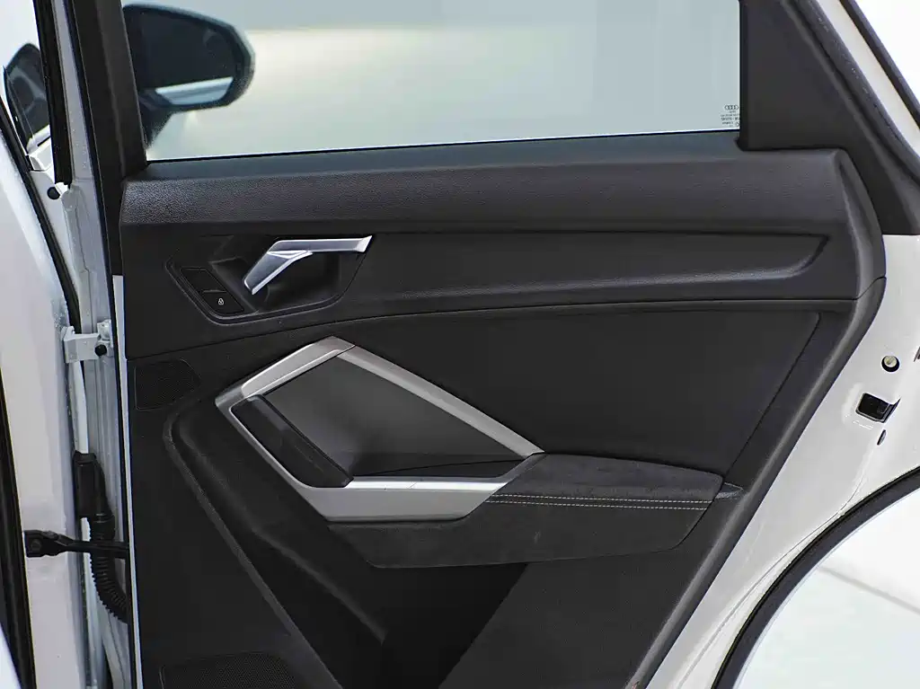 Audi Q3 2023 — фото 28