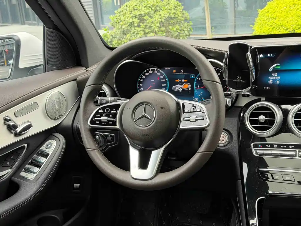 Mercedes-Benz GLC 2022 — фото 11
