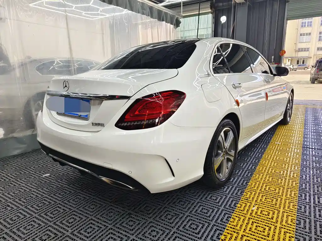 Mercedes-Benz C-Class 2019 — фото 16