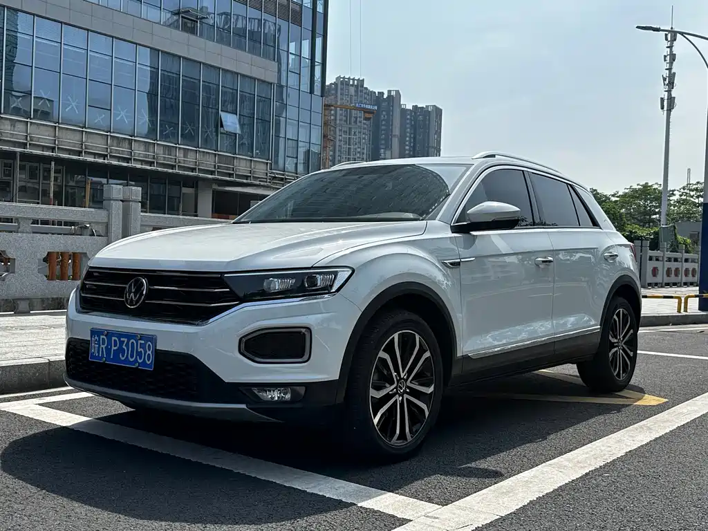 Volkswagen T-Roc 2022 — фото 1