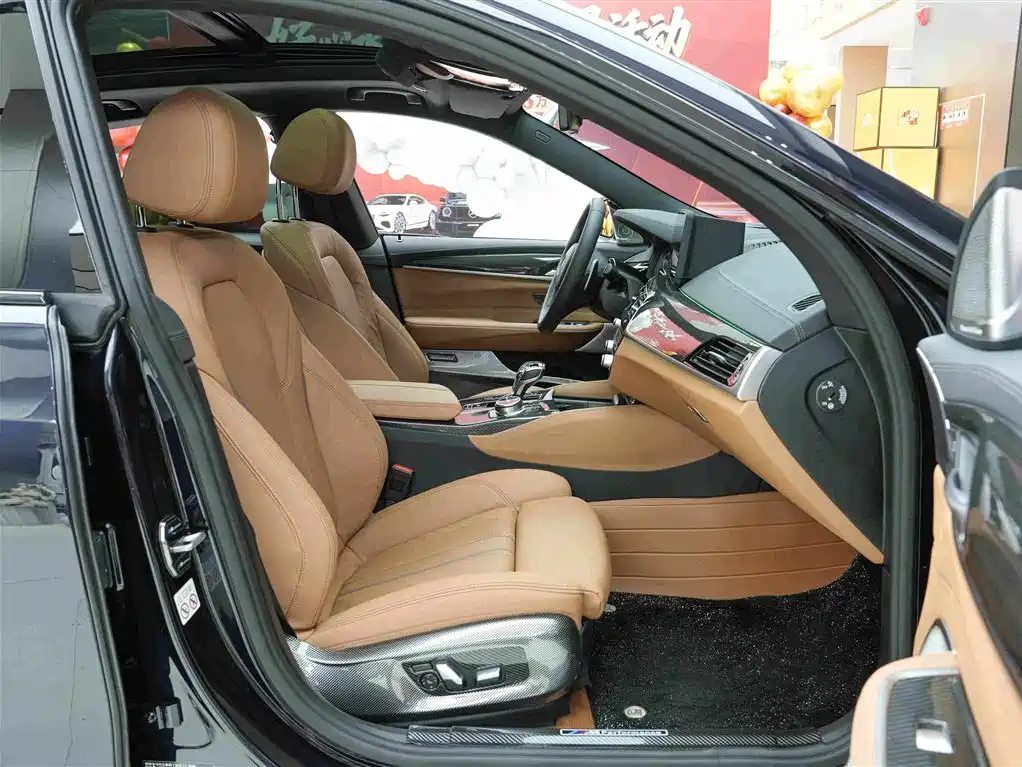 BMW 6 Series GT 2024 — фото 12
