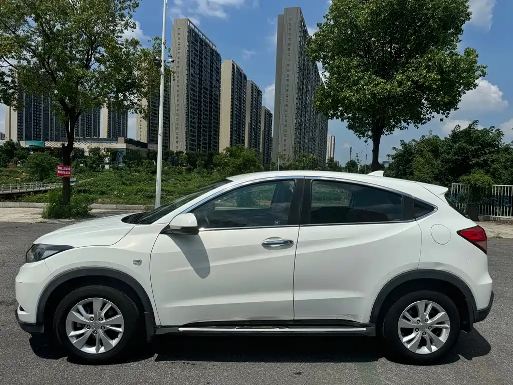 Honda Vezel 2016