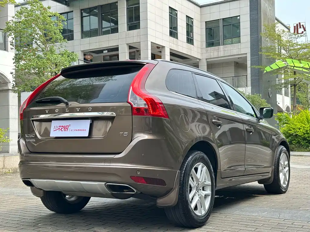 Volvo XC60 2016 — фото 9