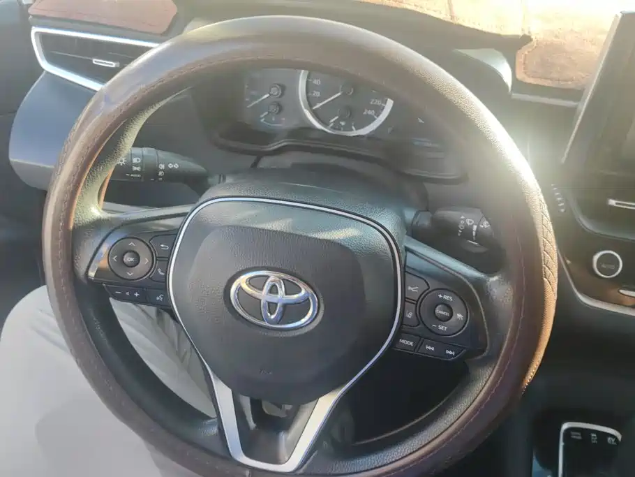 Toyota Corolla 2022 — фото 15