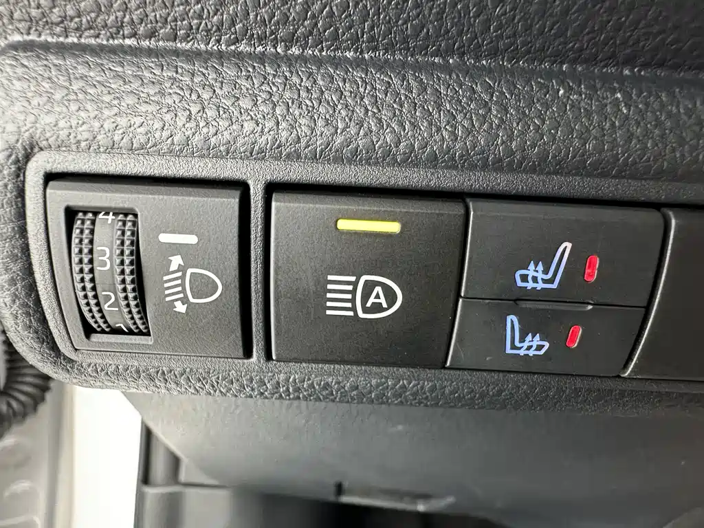 Toyota Corolla 2023 — фото 13