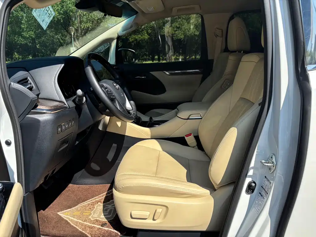 Toyota Vellfire 2023 — фото 7