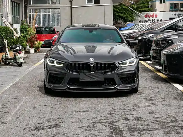 BMW M8 2022