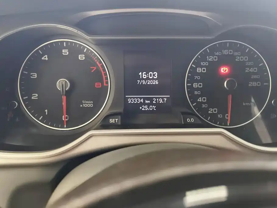 Audi A4L 2014 — фото 14