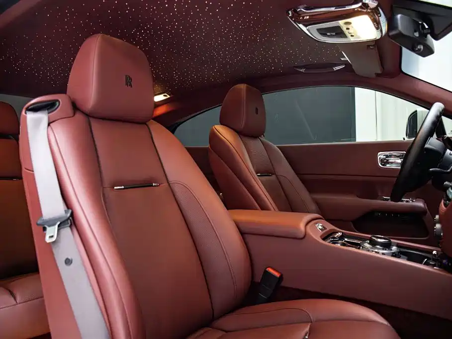 Rolls-Royce Wraith 2018 — фото 14