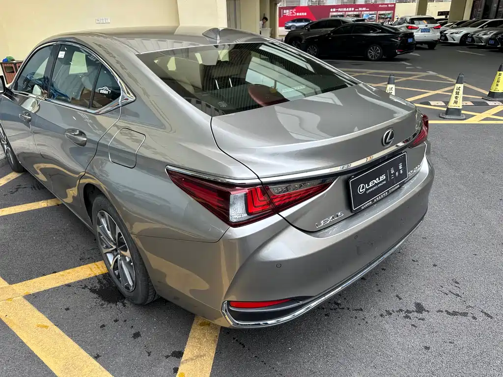 Lexus ES 2024 — фото 24