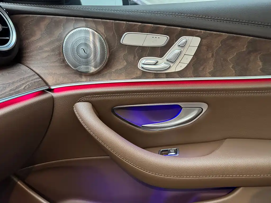 Mercedes-Benz E-Class 2022 — фото 21
