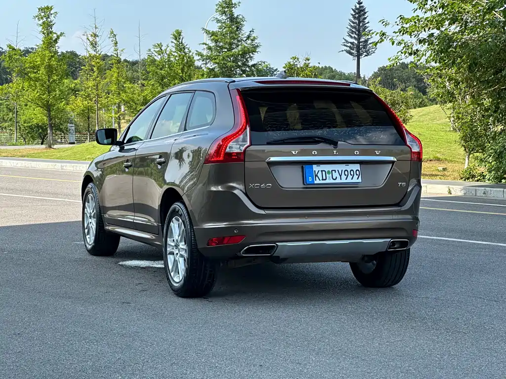 Volvo XC60 2015 — фото 17