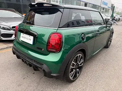 MINI MINI 2023