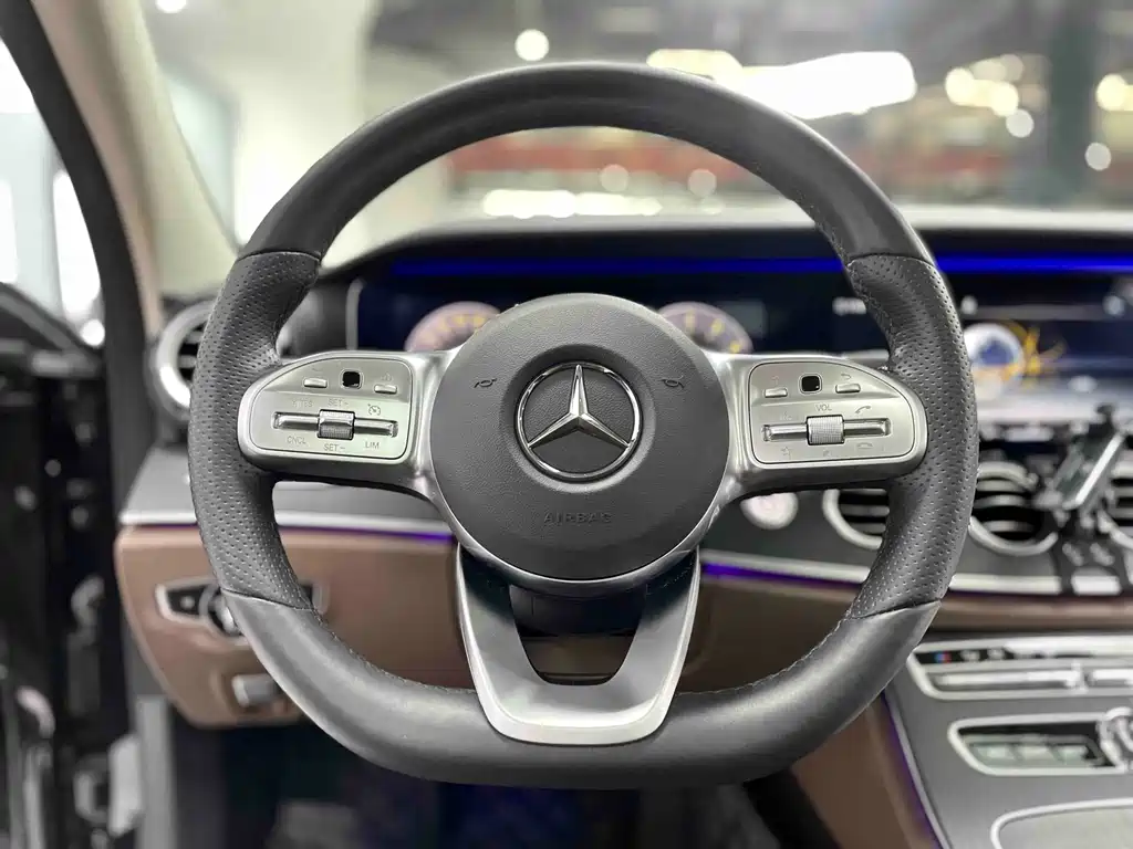 Mercedes-Benz E-Class 2020 — фото 12