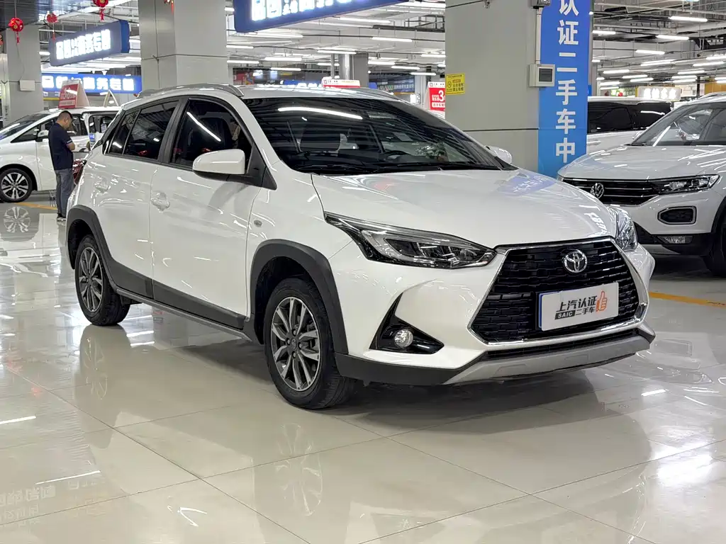 Toyota Yaris L 2022
