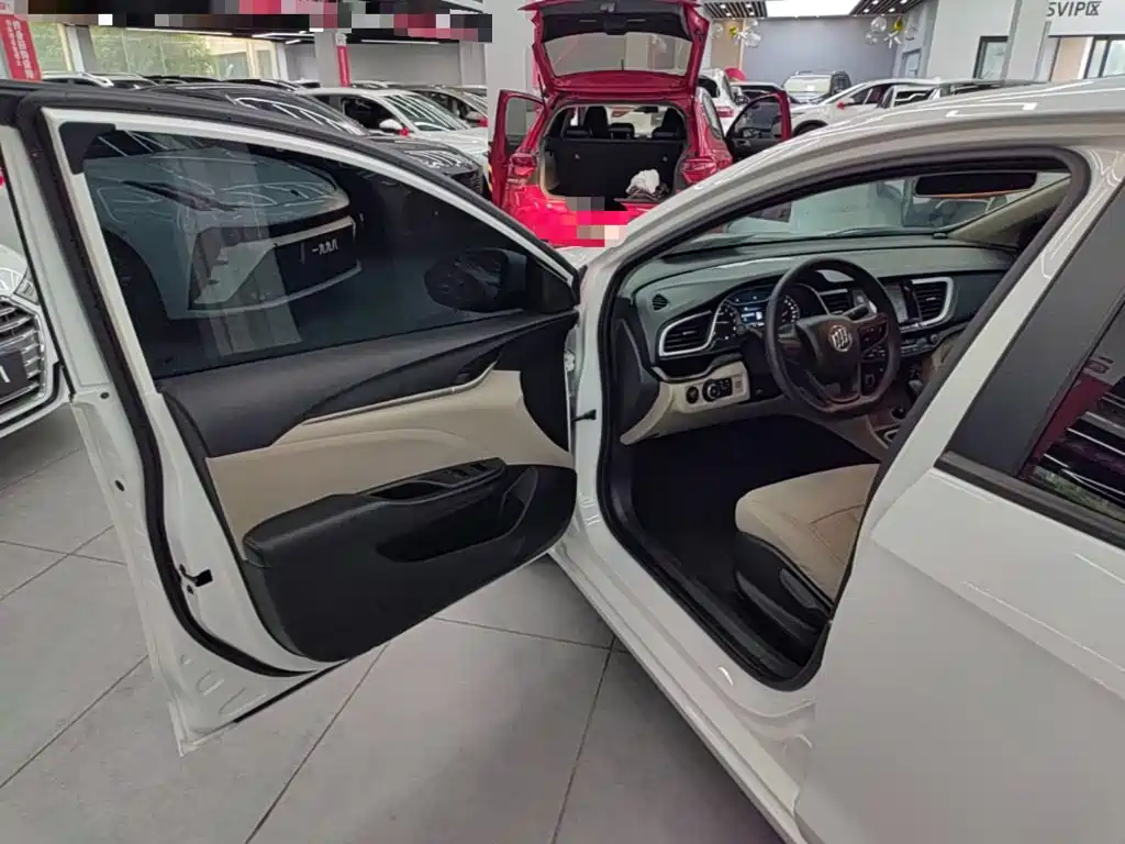 Buick Excelle 2015 — фото 16