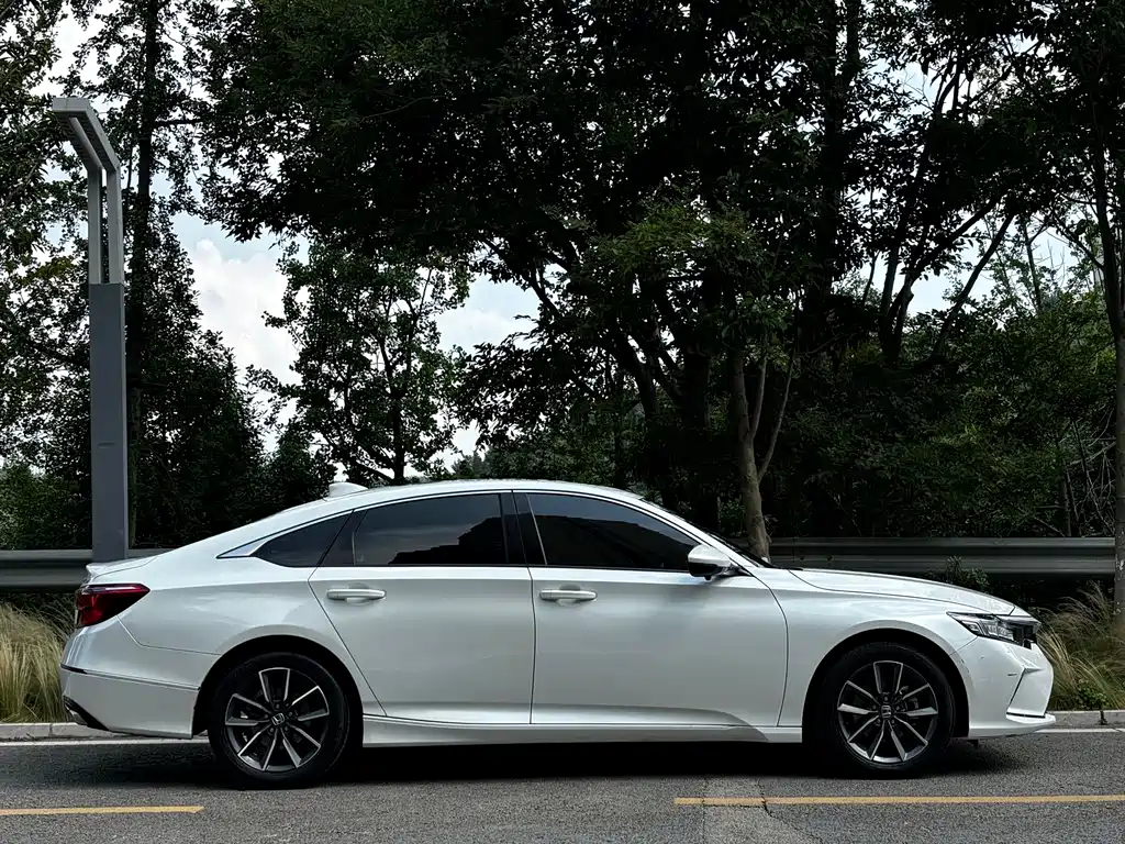 Honda Inspire 2022 — фото 32