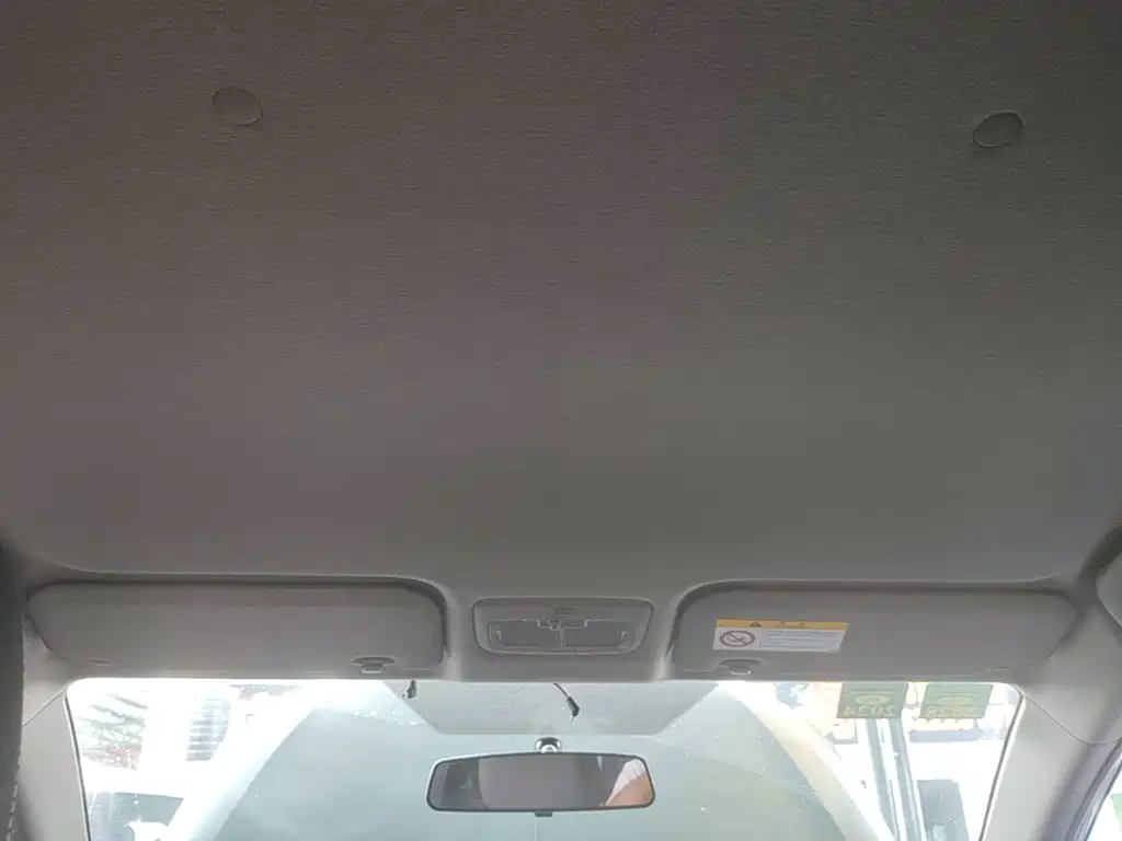 Toyota Yaris L 2020 — фото 18