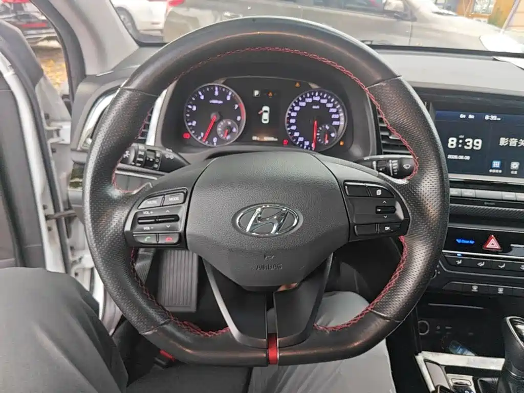Hyundai Elantra 2019 — фото 11