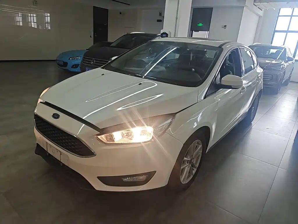 Ford Focus 2019 — фото 2