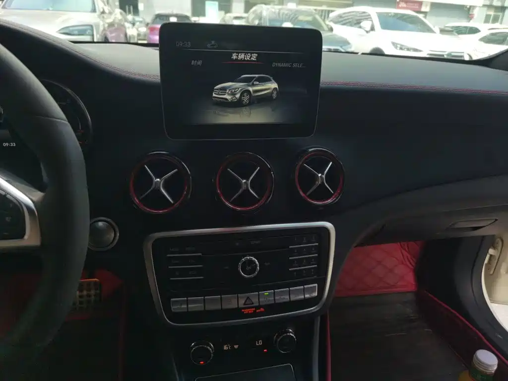 Mercedes-Benz GLA AMG 2017 — фото 10