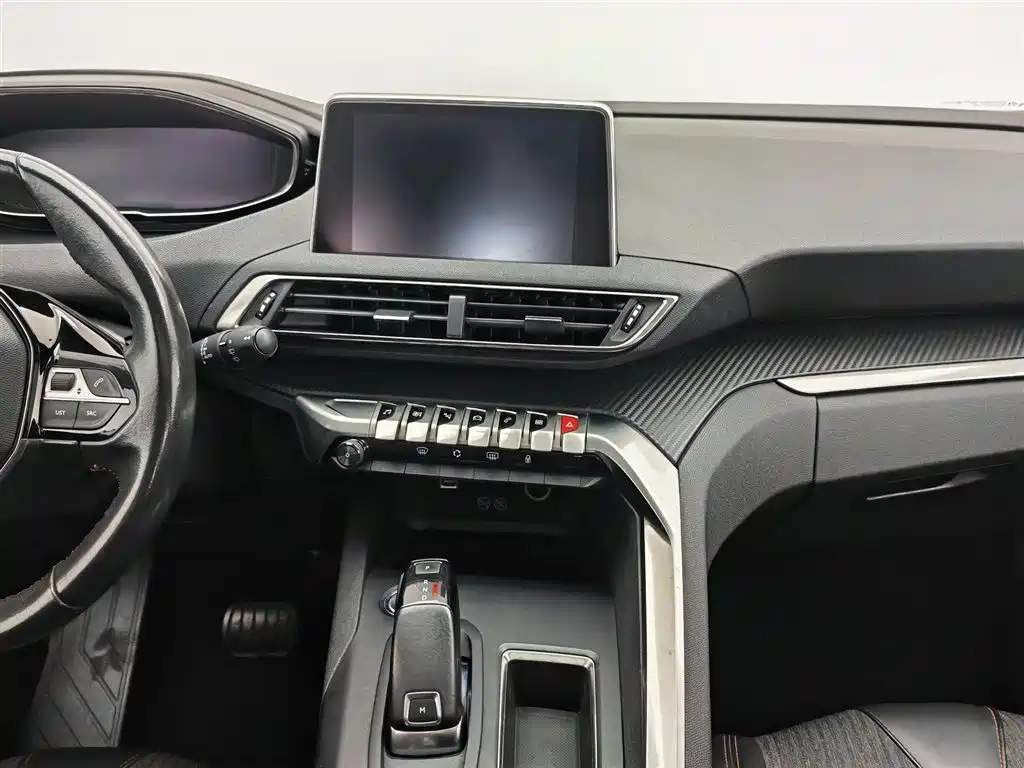 Peugeot 5008 2017 — фото 12